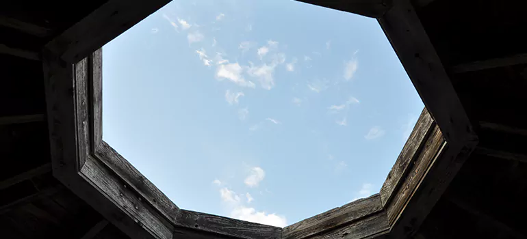 Octagon Window Installation Contractors in Town 'n' Country, FL