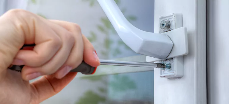 Window Crack Repair in Town 'n' Country, FL