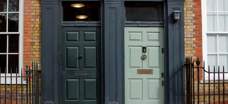 Heavy Duty Storm Door in Town 'n' Country, FL