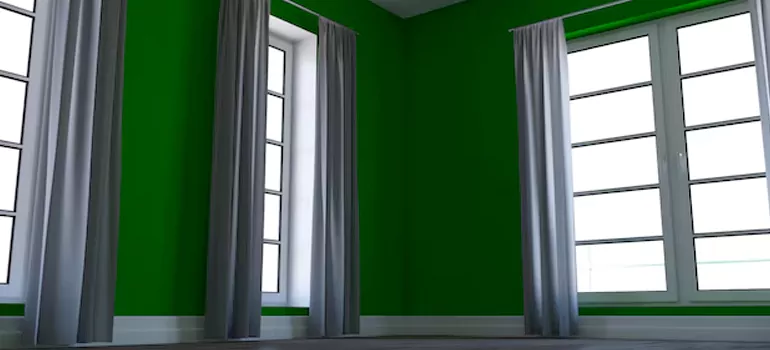 Single Hung Window Frame Repair in Town 'n' Country, FL