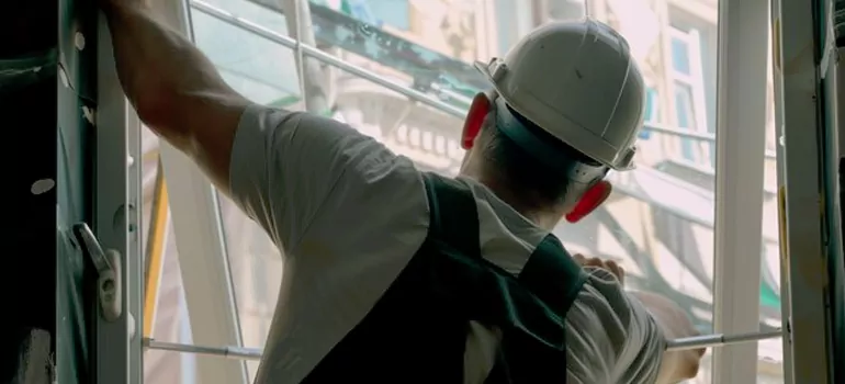 Install Exterior Storm Windows in Town 'n' Country, FL